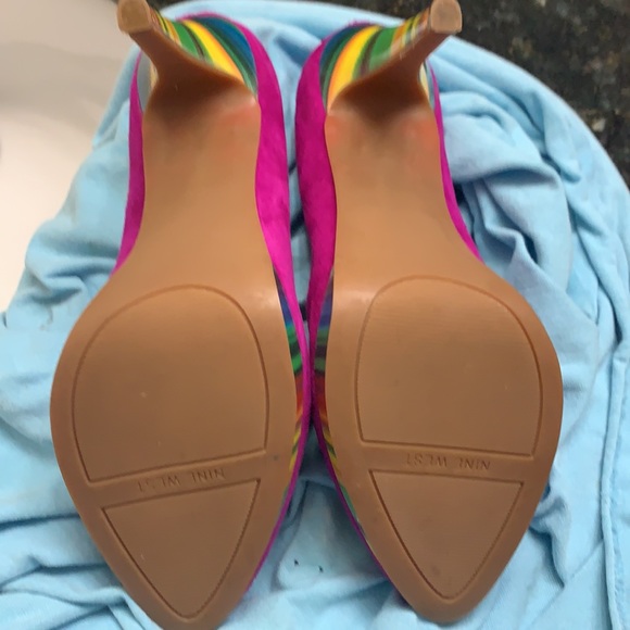Nine West shoes size 6 never worn outside - Picture 3 of 3